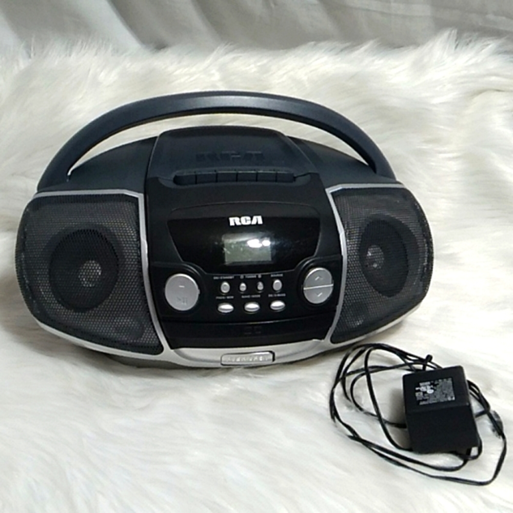 (X-91) RCA Portable & Electric Boombox CD Cassette AM/FM Player Works Vtg
